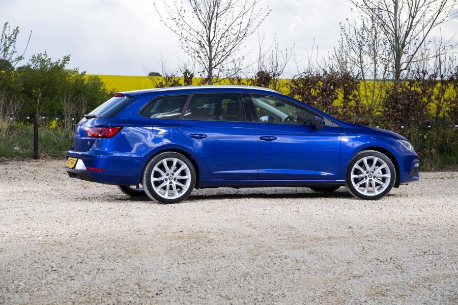  Seat Leon ST FR 2017 года  (UK) (фото 15 из 27)